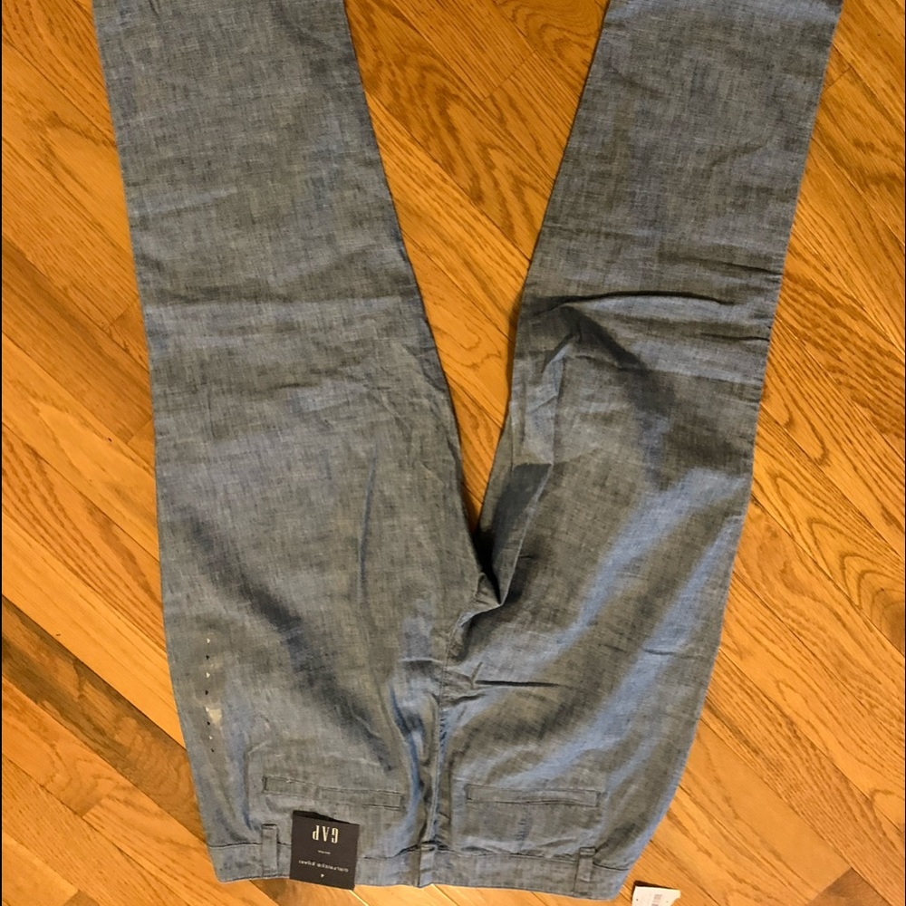 Brand new Gap pants, classy and classic